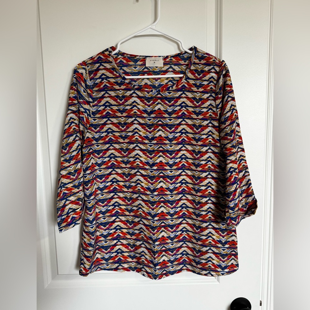 ⚡️ Everly Multicolor Chevron Print Tunic Top – Size M